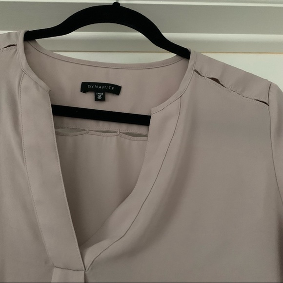 Dynamite Chiffon Blouse - Picture 5 of 5